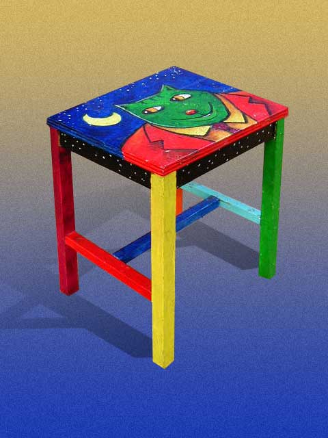 table.jpg (31441 bytes)